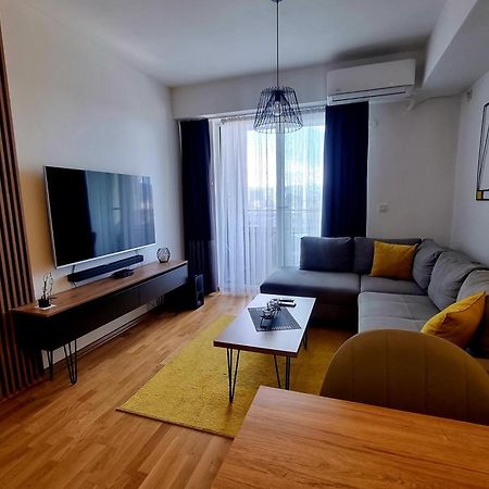 Exclusive & Modern Apartment スコピエ エクステリア 写真
